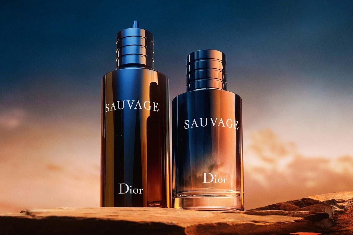 ¿A qué huele el perfume Dior SAUVAGE para hombre? Hombre10.top